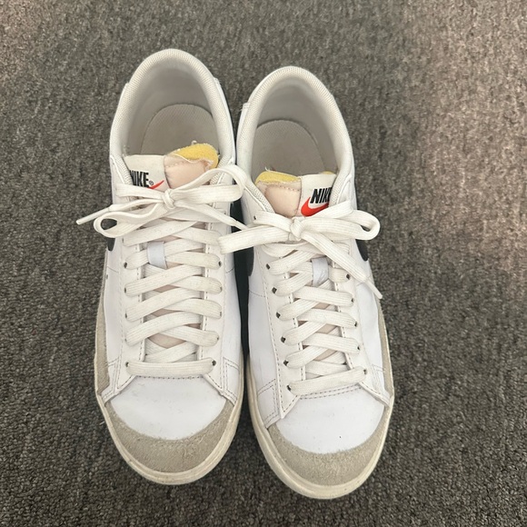 Nike Blazers size 7 - Picture 3 of 3